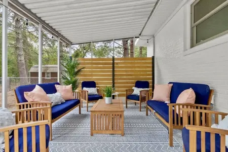 Location is a golfer's paradise and less than 10min from downtown Pinehurst!