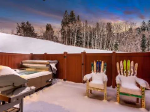 Woodward Luxury - Hot Tub! Trails/Nature from the back patio Hotels in Summit Park