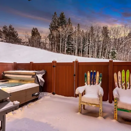 Woodward Luxury - Hot Tub! Trails/Nature from the back patio