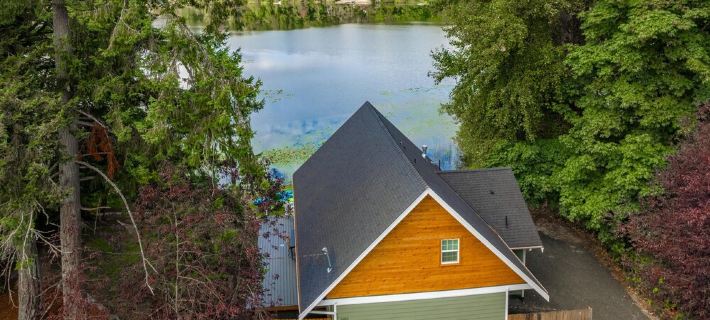 Lakehouse With Hot Tub, Covered Patio, Outdoor Fire-pit and BBQ Hotels in Kitsap County