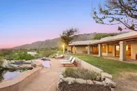 Welcome to the Hokum House! Incredible city and mountain views.