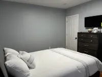 Upscaled Quiet Neighborhood- Modern 3 BDRM Hotels in East Longmeadow