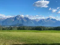 Large Home with Outstanding Views & Location - Wifi
