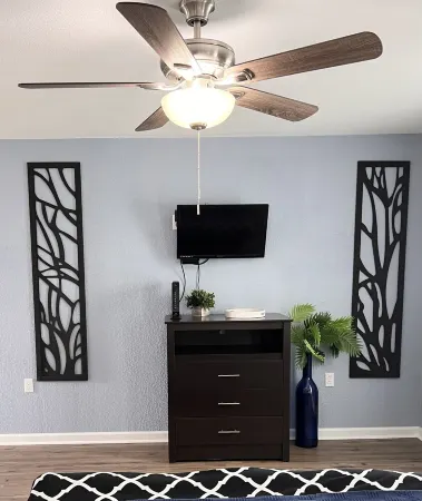 The Mark at Surfside, Apt. 7