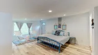 Atwood Breeze: Tranquil Lake Escape