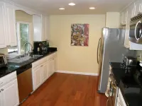 Romantic Wine Country Cottage in Kenwood - Walk to 15 Wineries