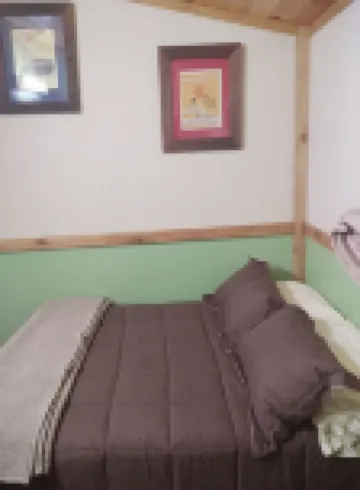 Deep Creek Apartment - Quaint very close to downtown BC & national park