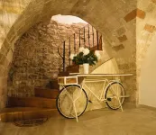 NEW LUXURIOUS Flat in Historical Centre 115sq, 3min to beach and Private Parking