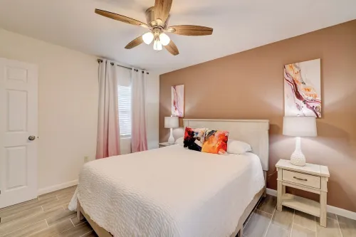 Cozy Villa #1, 3 minutes from Downtown & 10 minutes to the Beach