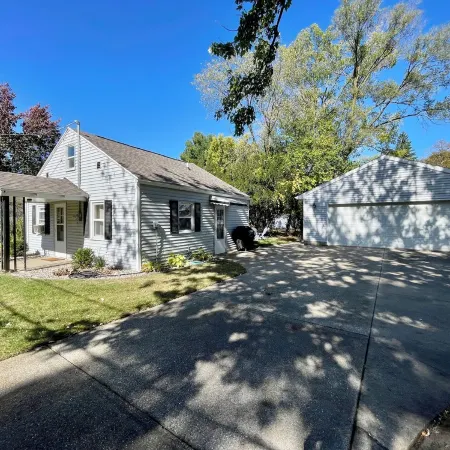 Cozy 2-bedroom house on quiet street.