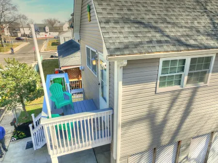 Keansburg! Your Beach Home! Pet Friendly.