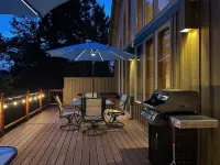 Cozy renovated Running Y Chalet  w Deck, Grill, Hot tub & Resort amenities.