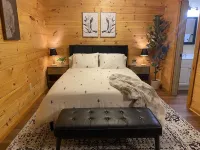 Cozy Cabin located close to Shenandoah National Park, Wineries, and Breweries.