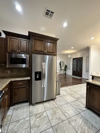 Quiet Private Home - Centrally Located in Sulphur