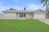 Perfect Sarasota Getaway: Fully Renovated Heated Pool w No Extra Fee -Game Room!