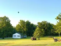 Away from the bustle of the city, close to the lake, perfect for families