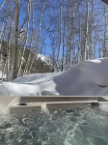 Monarch Hideaway - Modern cabin 5 miles to slopes!