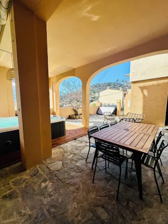 Magnifique Villa Avec Patio vue lac et Montagnes