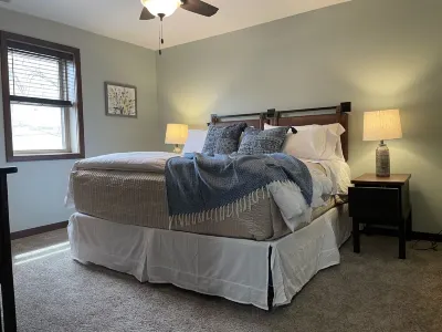 Fantastic Location! Downtown Wisconsin Dells Hotels near H. H. Bennett Studio