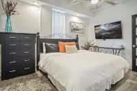 Perfect Luxury Condo in Midtown! Great Amenities! - Alojamientos