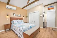 Cozy Guest House Perfect For Couples w/ Hot Tub