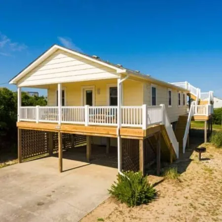 Beachside-Ocean views & Great beach access