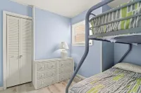 1.5 Blocks from Ocean Unit #1 Great Location 2 Bedroom Apartment