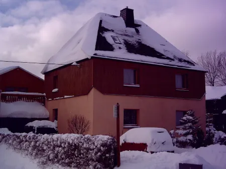 "Small but nice" apartment with balcony room - near Waldbühne for 2 - 4 people