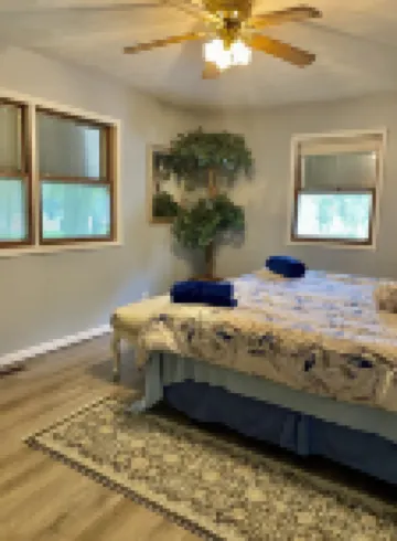 5 Bedroom Lake Access House and Entertainment Bldg