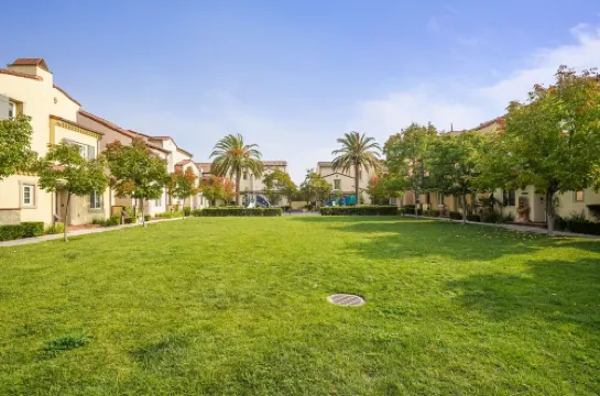 ⭐️Rare⭐️Modern 4BR/3.5BA Home⭐️ Work from Home