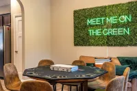 Golf Getaway! Poker Room - Indoor Golf Simulator - Pet-friendly Hotels in Moore County