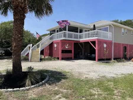 Beautiful home on Palmetto Blvd just steps from the beach !