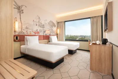 Holiday Inn Gurgaon NH8 Hotels near Shree Shree 1008 Baba Prakash Puri Mandir (Raisina) Sohna