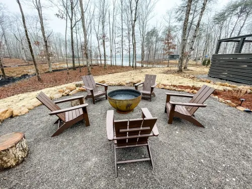 The Honeysuckle House - Tiny House, BIG Living! Hotels in Tracy City