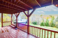 New Renovated Ski Chalet on the River with a Hottub