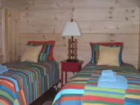 Private Log Cabin - Hot Tub, NEW SatelliteWi-Fi, Fireplace, Sm Pet Considered