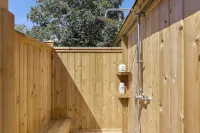 Gorgeously Renovated SH Village 5 bd w/ Large Pool