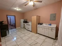 Stowaway Suites on the Avenue: Mt Laurel Suite Hotels in Warren