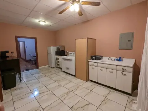 Stowaway Suites on the Avenue: Mt Laurel Suite