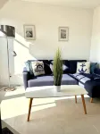 Bright, modern apartment with sauna at the house, between the districts of Dorf and Bad