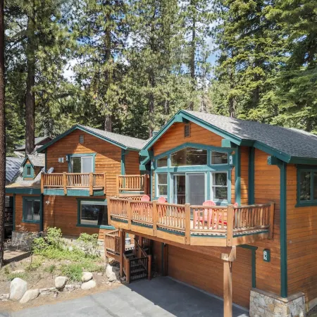 Hot Tub - Game Room - 14 beds - Across from Lake Tahoe