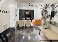 Beautiful Home In Perfect Location: Private Pool, 18 Guests, Fun Kids Bunk Room