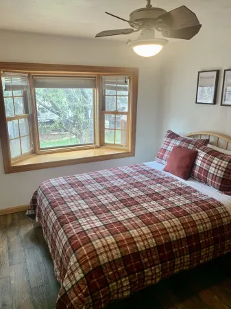 The Bennett Haus - Large Home Close to Downtown Отели рядом с достопримечательностью «The Hideout at Glenwood Springs»