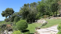 Stunning Holiday Villa With Pool and Garden in Tourrettes