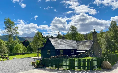 Littleton Cottage Hotels in Ballater
