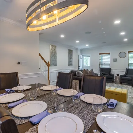 Clean Luxurious Retreat, Parking, Restaurants, Near New Hope. <1mile Del river