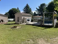 Harbor House Beautiful 4 bedroom house, minutes from beach/lake and cute town!