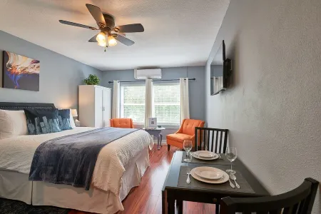 Experience historic Newberg at Yamhill Flats: Suite 2