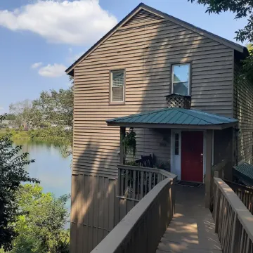 River View Retreat- So Cute, So Cozy- Short Walk to SRP Park & Downtown Augusta