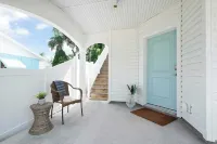 Rave Reviews Walk to Downtown Dunedin & Waterfront Pets Ok -Barefoot Parrot 1